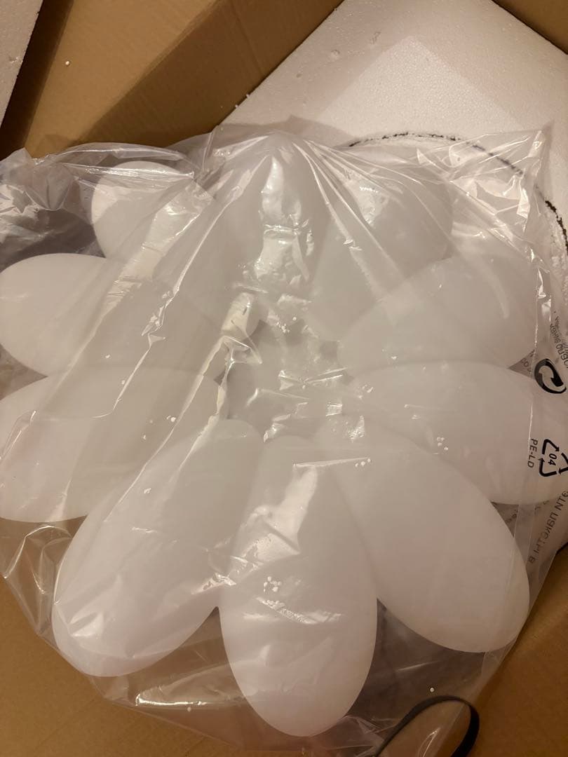 レア！　北欧　花型　シーリングライト ホワイト 未使用