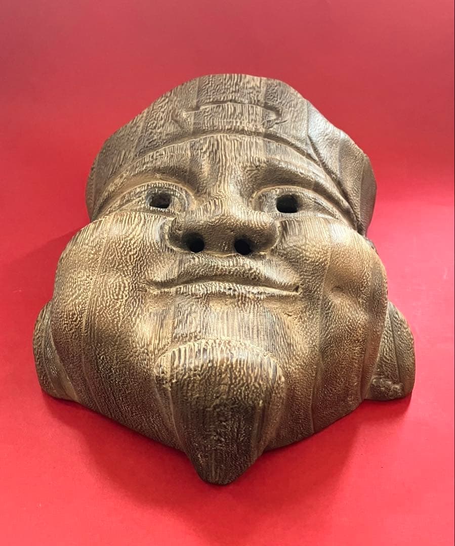 桐材でできた幸せのお面　繊細な木彫り 桐の木目が綺麗 レトロ