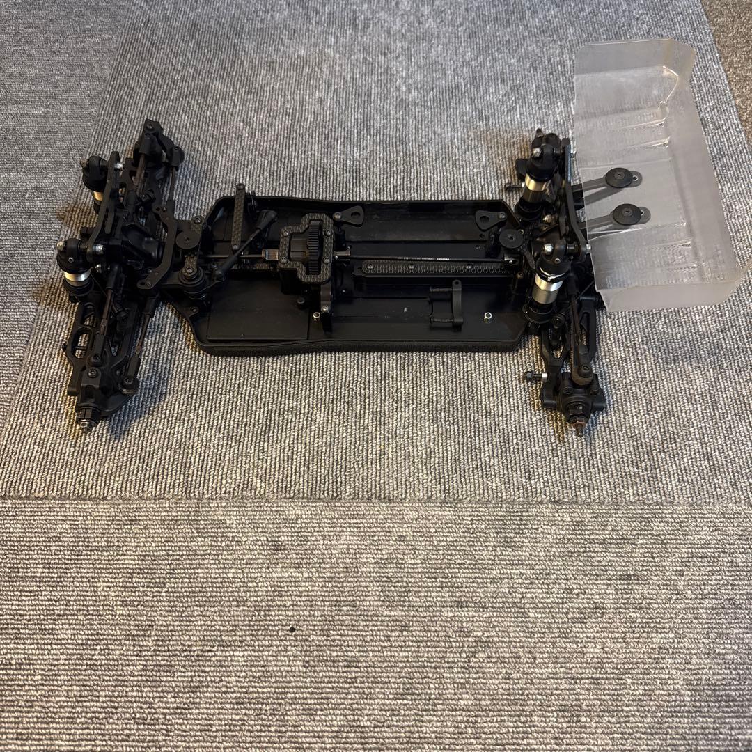 XRAY XB4 2024 ダート仕様　未塗装ボディ付き