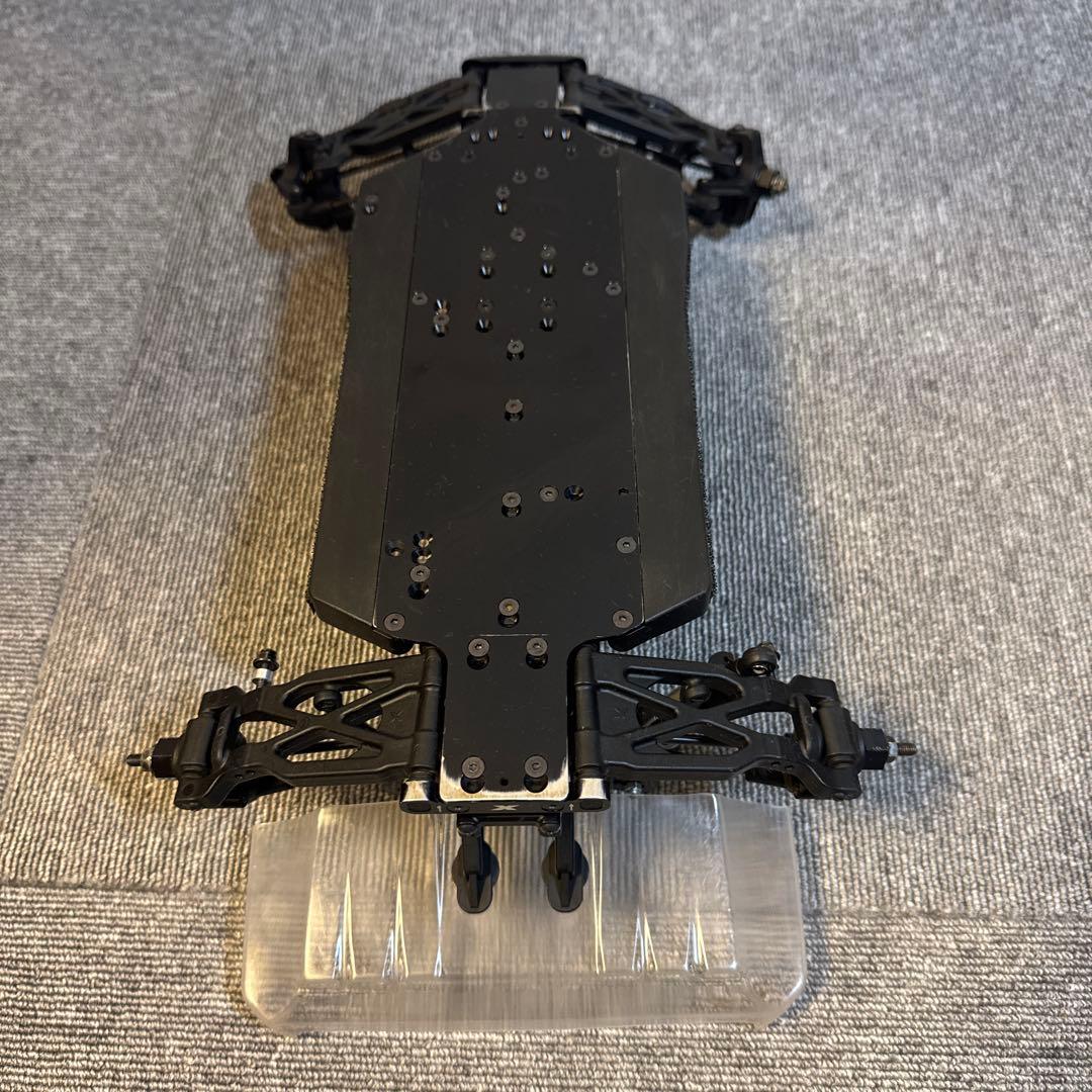 XRAY XB4 2024 ダート仕様　未塗装ボディ付き