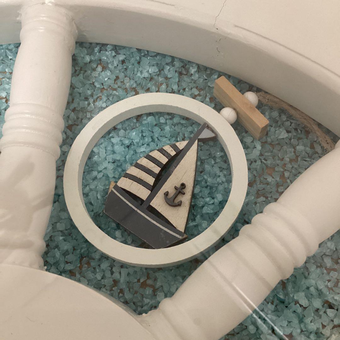 マリンテーブル、丸テーブル、ガラステーブル、操舵輪、船の舵、海のテーブル