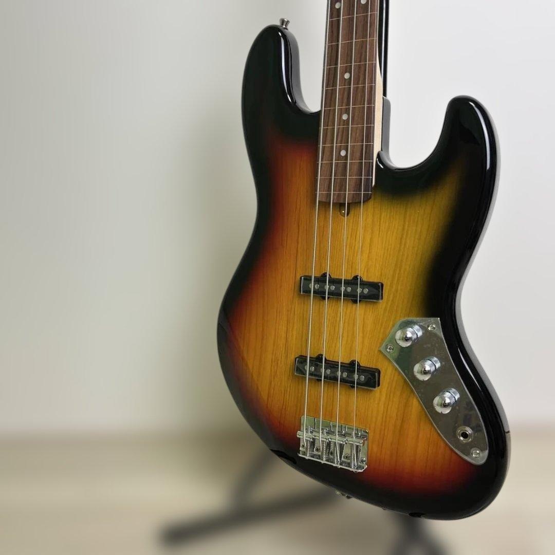 Bacchus BJB-1R-FL 3TS フレットレス美品 ベース