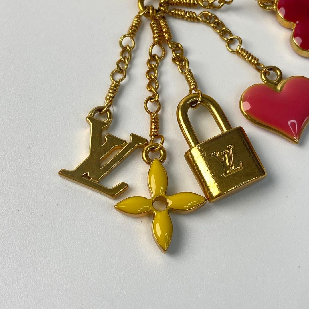 ルイヴィトン チャーム　ブローチ　ブロッシュ・スイート・モノグラム M65393