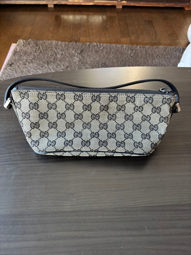 GUCCI キャンバスポーチ