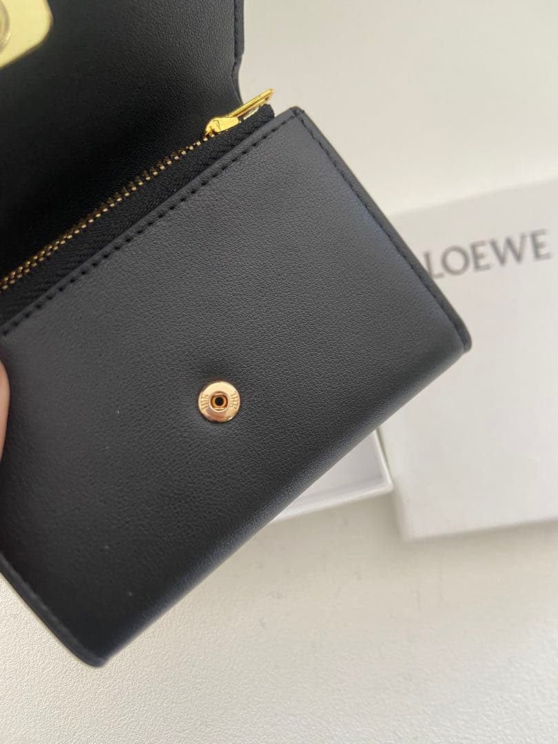 美品✨送料込み LOEWE ロエベ　高級レザー財布　ウォレット 黒
