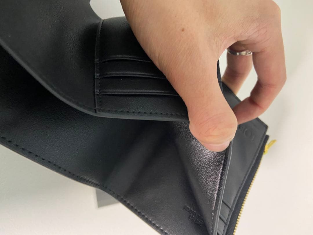 美品✨送料込み LOEWE ロエベ　高級レザー財布　ウォレット 黒