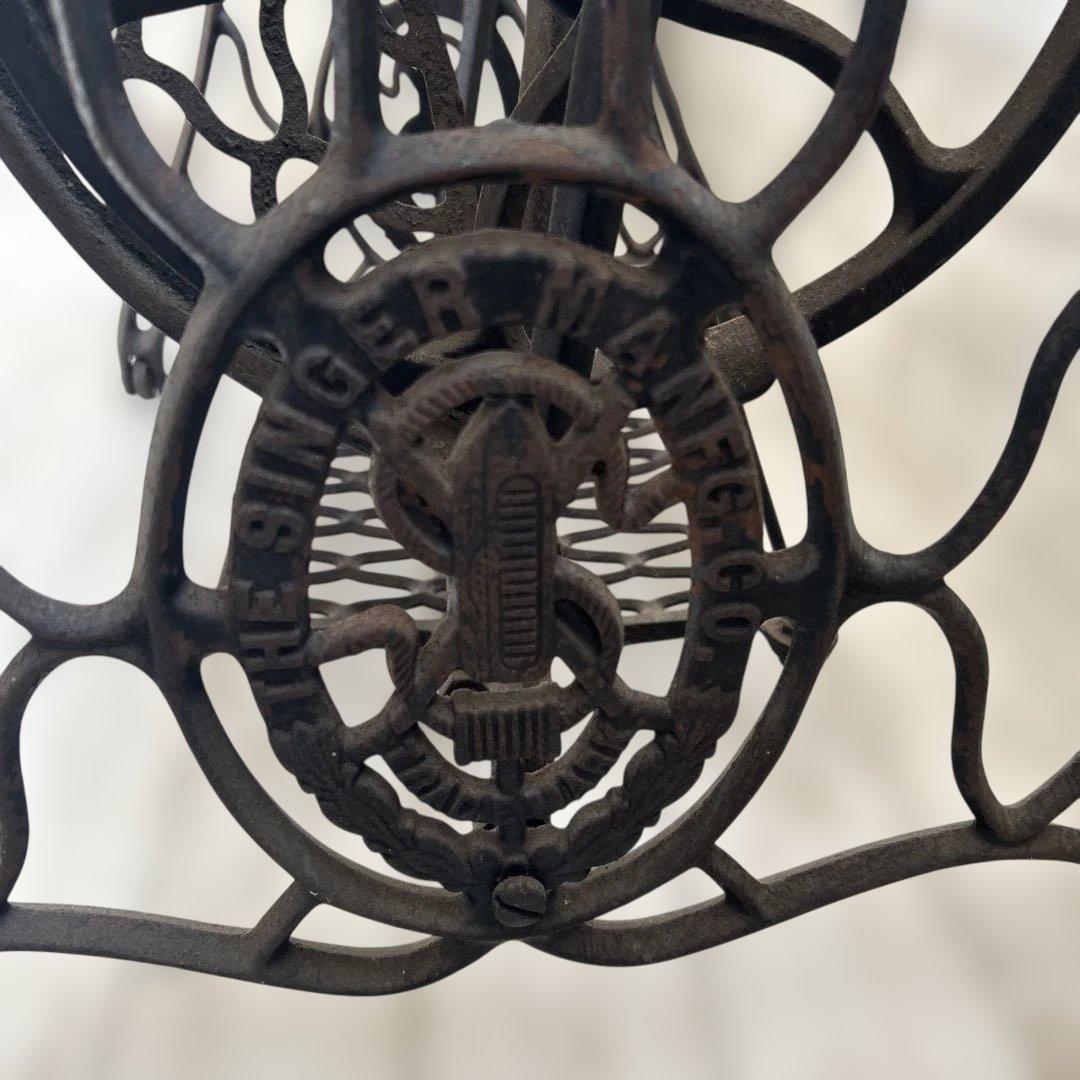 SINGER 足踏み式ミシンスタンド！脚！鋳鉄製　アンティーク　レトロ❗️