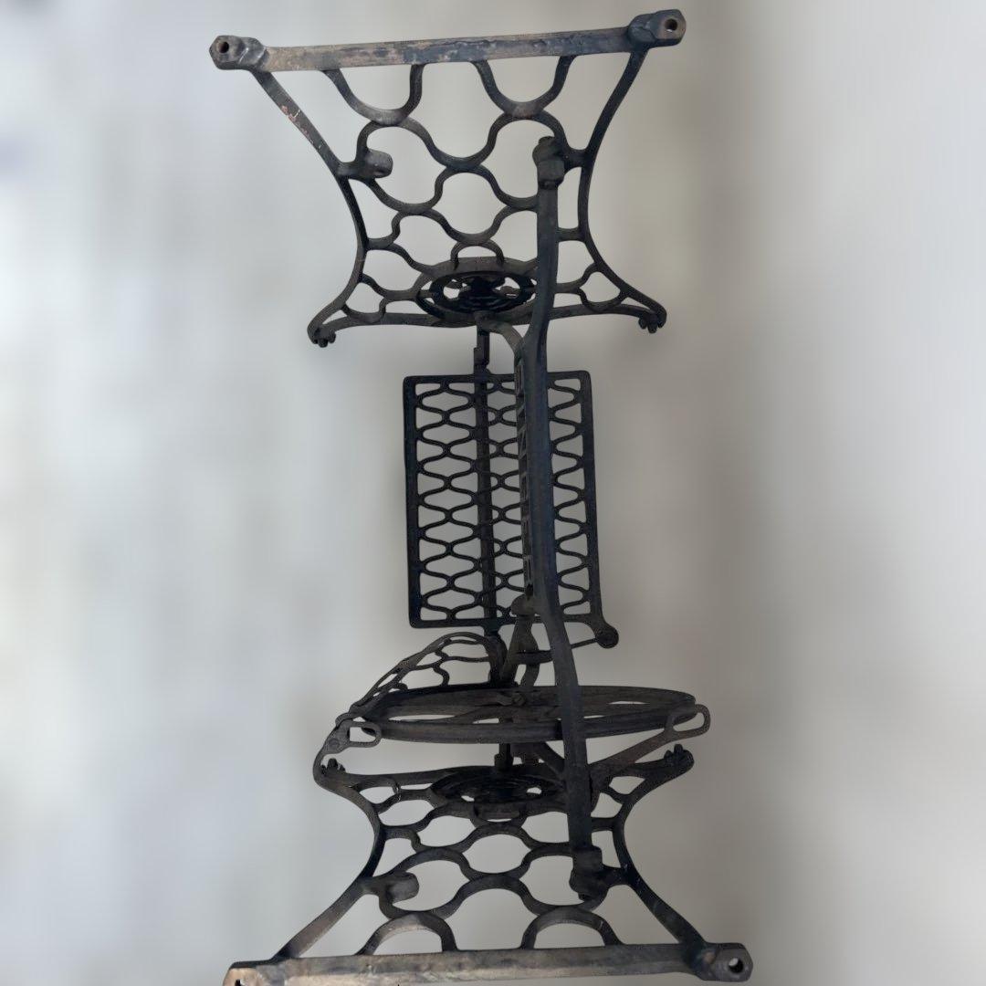 SINGER 足踏み式ミシンスタンド！脚！鋳鉄製　アンティーク　レトロ❗️