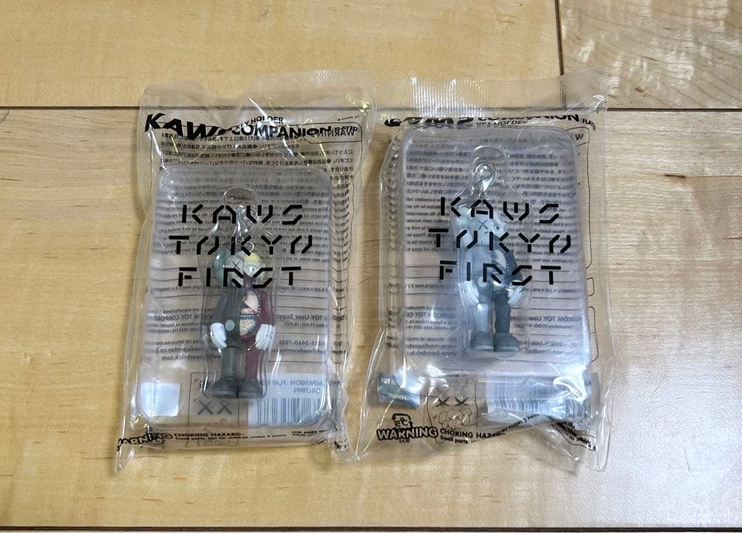 【新品】カウズ キーホルダーKAWS TOKYO FIRST