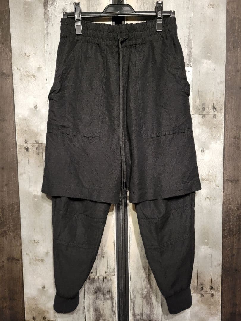 the viridi-anne レイヤードウールジョガーパンツ