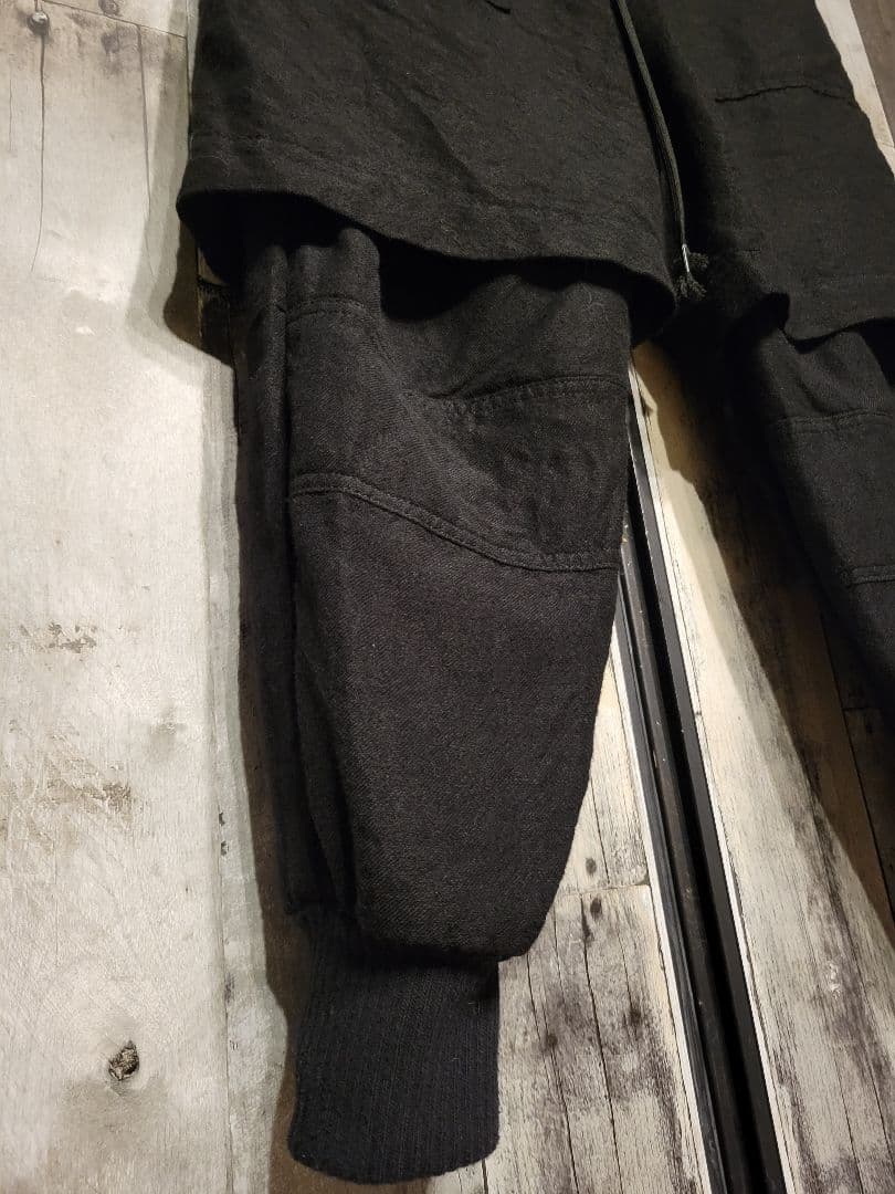 the viridi-anne レイヤードウールジョガーパンツ