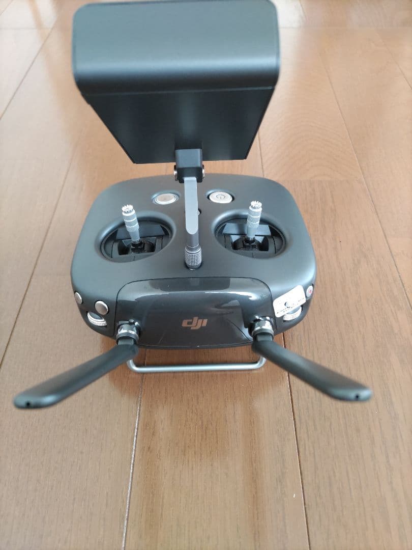 プァントム4ブラック　今まで動作確認のみ　基本セット　カメラ周辺に斑点模様があり