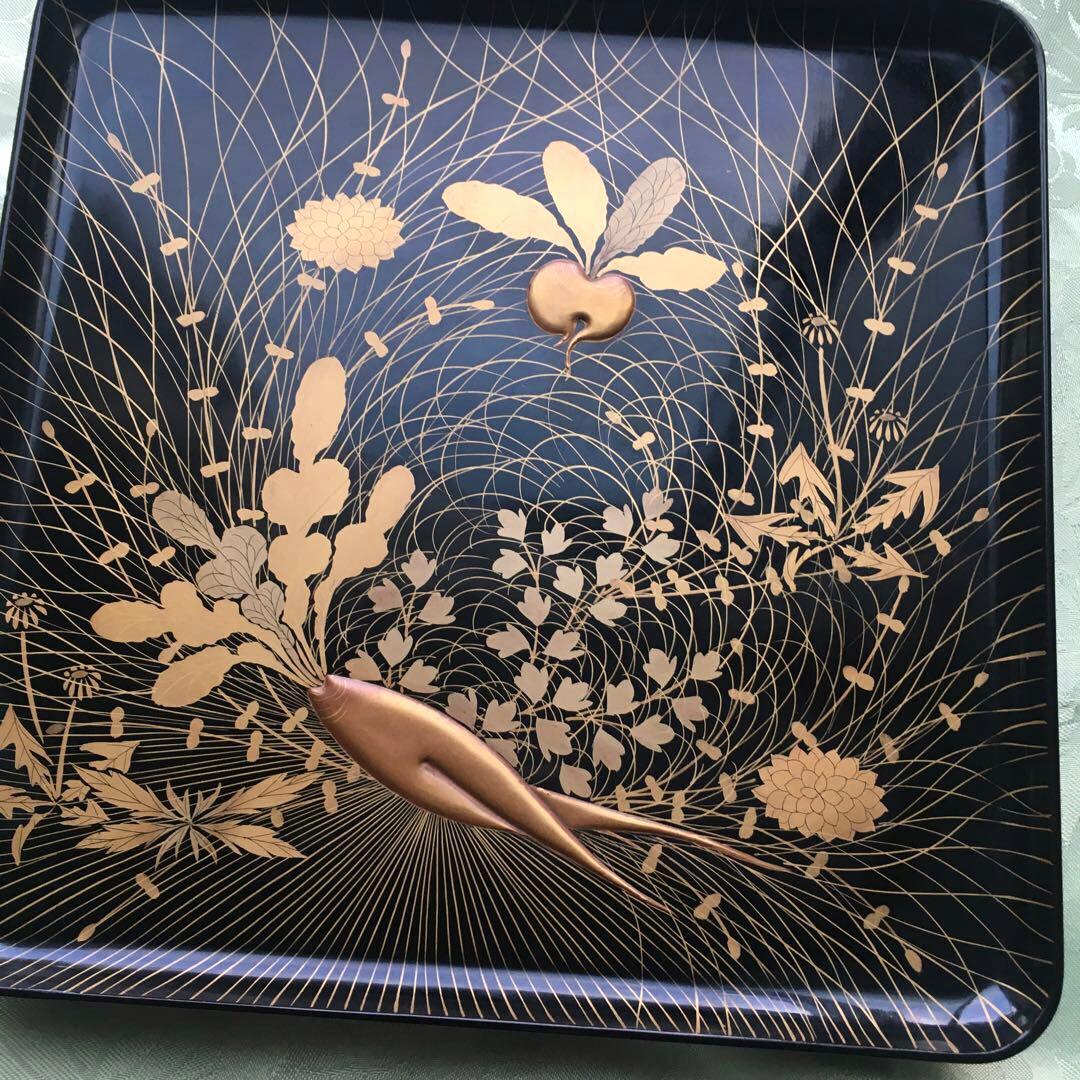 逸品　極上春の七草蒔絵　四方脚付膳　蓋付碗セット　C