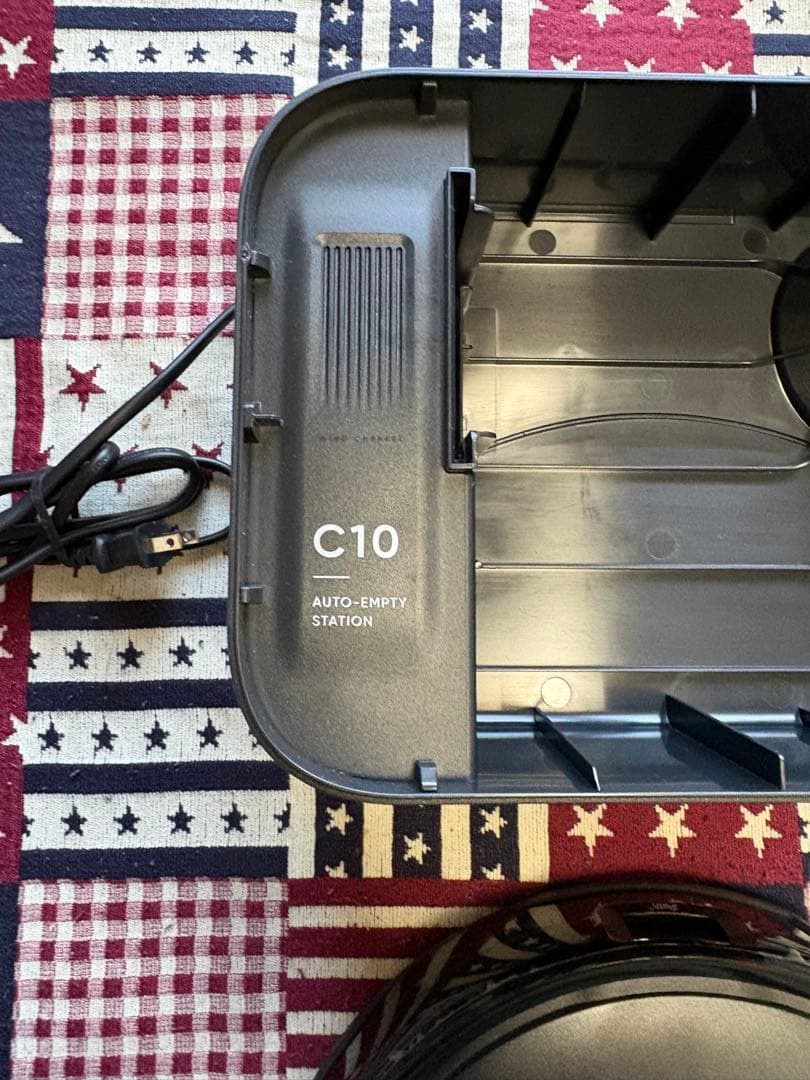 C10 ロボット掃除機 25年製　自動排出ステーション付き
