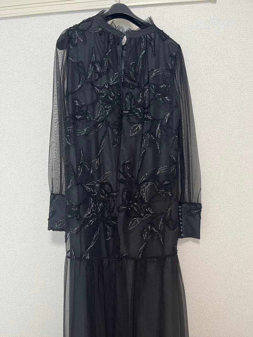 niana フェザーフラワーチュールドレス