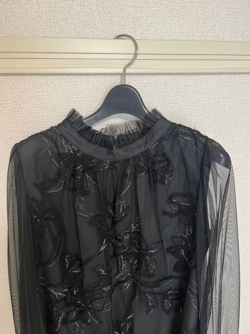 niana フェザーフラワーチュールドレス