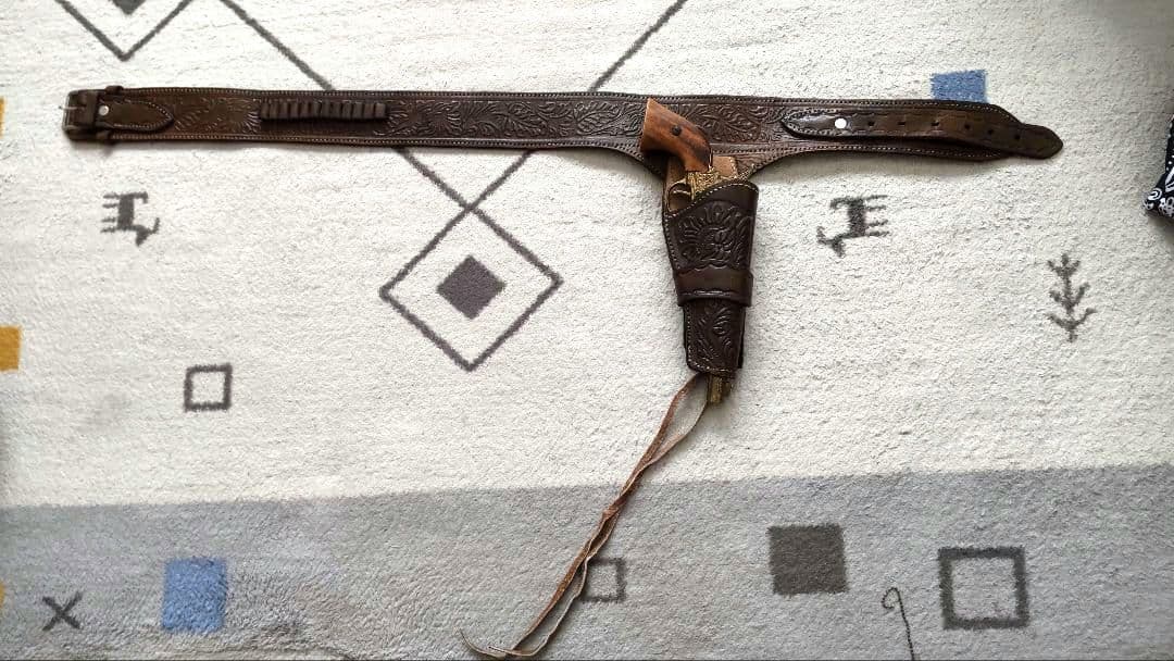 ウエスタン ガンベルト ＆銃(レプリカ)