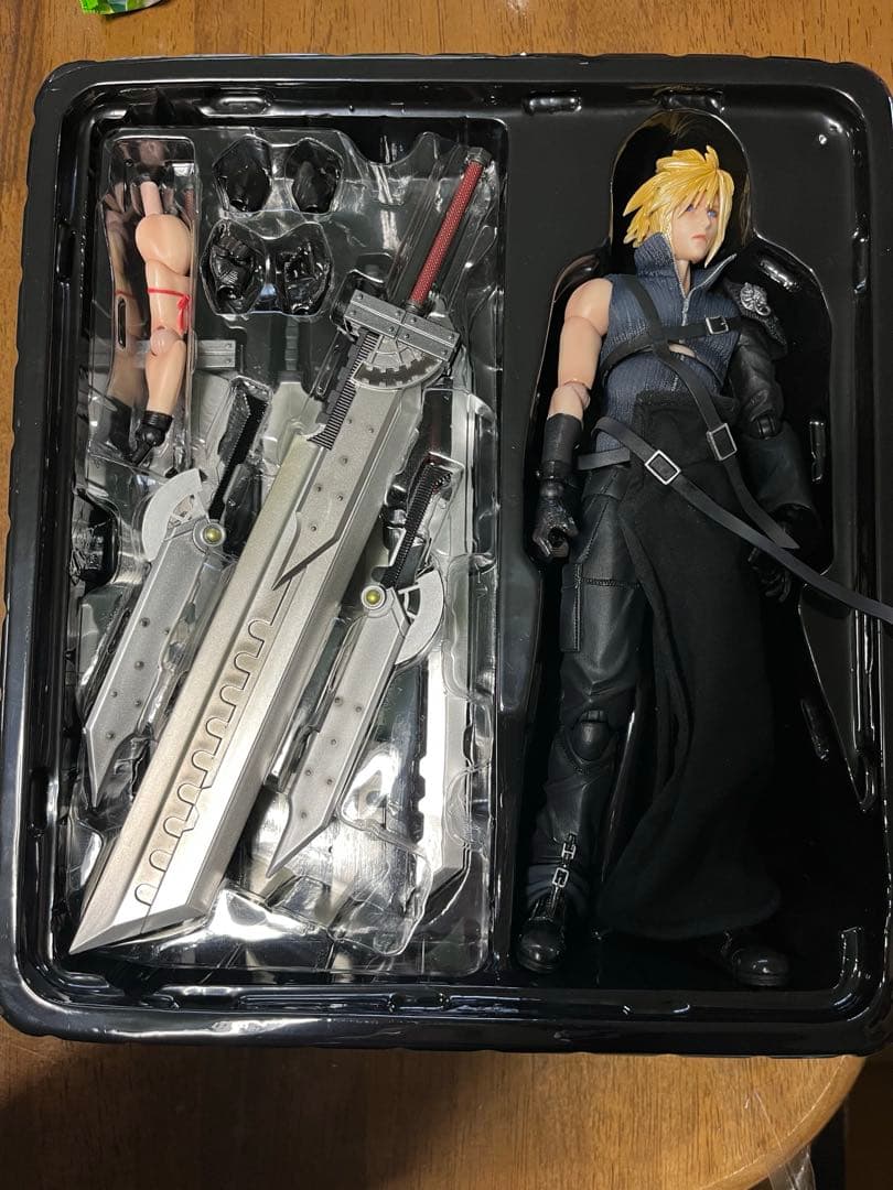PLAY ARTS改 クラウド・ストライフ FF VIIアドベントチルドレン