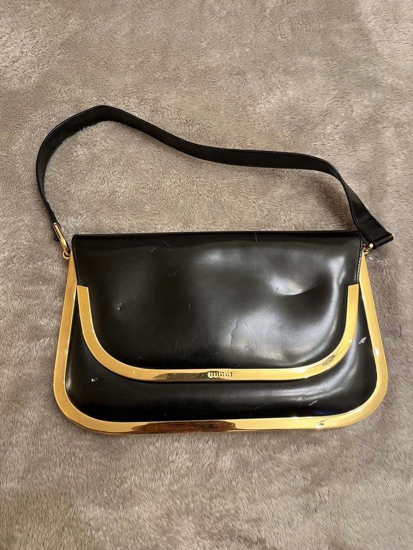 グッチ　GUCCI ブラック　バッグ　ゴールドトリム
