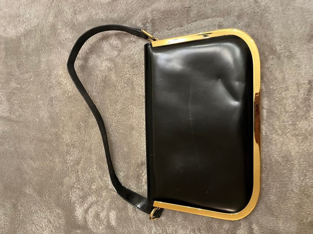 グッチ　GUCCI ブラック　バッグ　ゴールドトリム