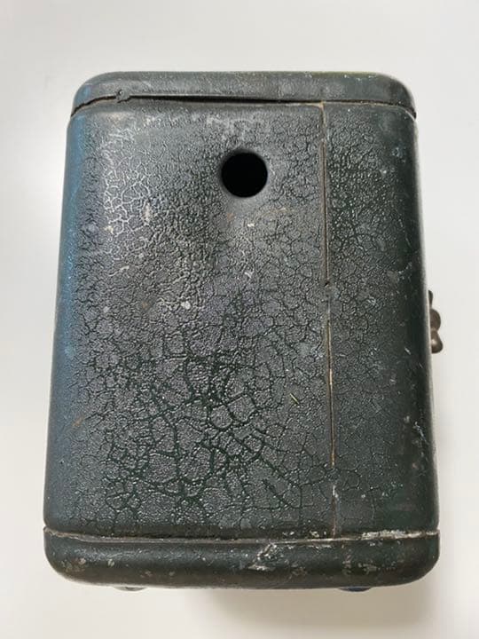 入手困難品！戦前のブリキの金庫の貯金箱