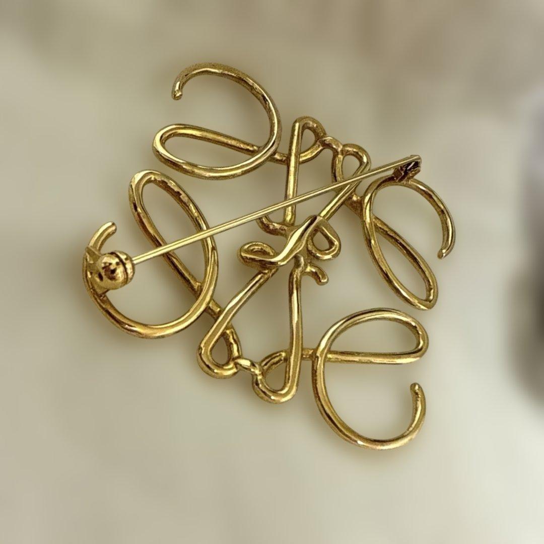 LOEWE(ロエベ) ブローチ アナグラム ゴールド