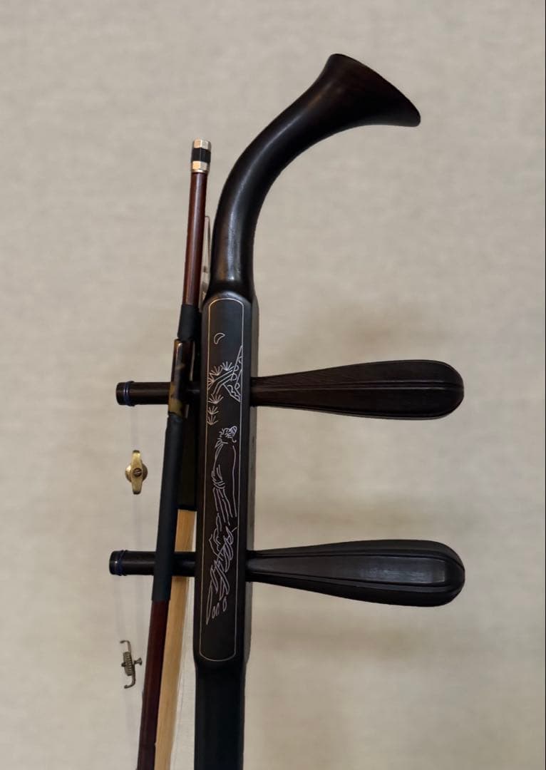 名師堂 黒檀 二胡 弓あり ケース付き 中国弦楽器