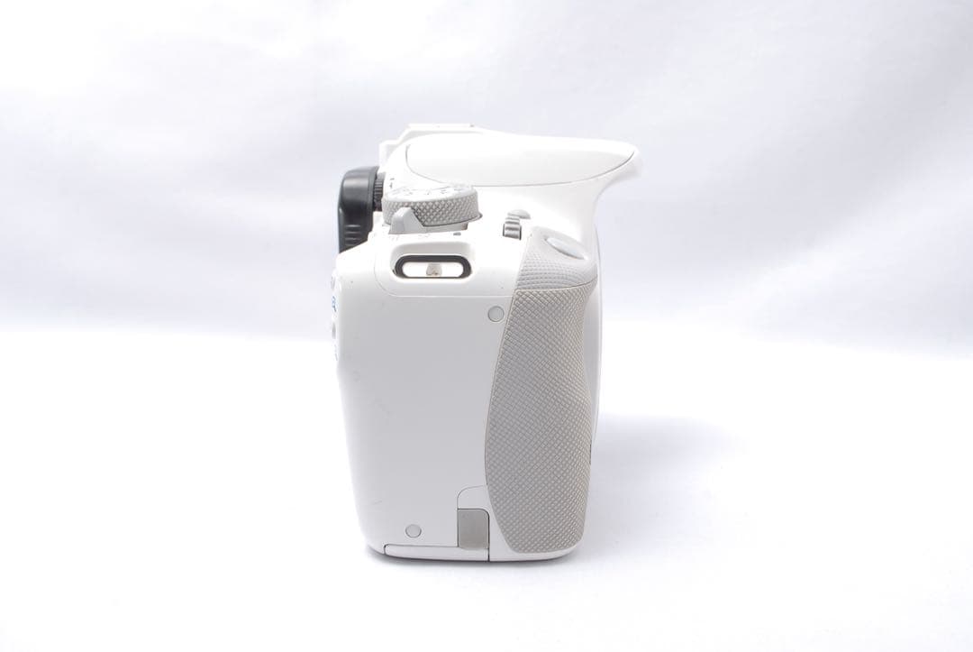 希少✨Canon kiss x7✨高性能補正レンズ✨一眼レフ✨ホワイト✨軽量