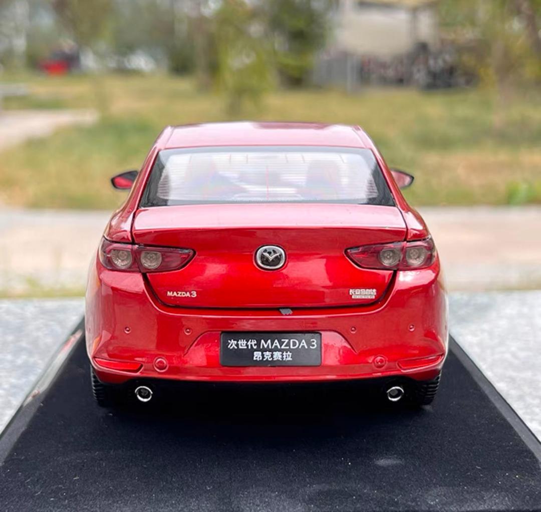 600-016 1/18 マツダ3 アクセラ3 MAZDA3 AXELA レッド