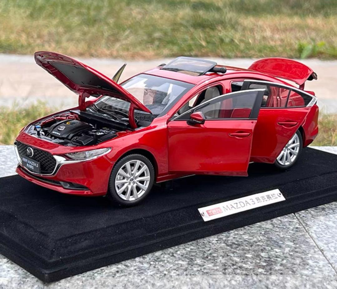 600-016 1/18 マツダ3 アクセラ3 MAZDA3 AXELA レッド