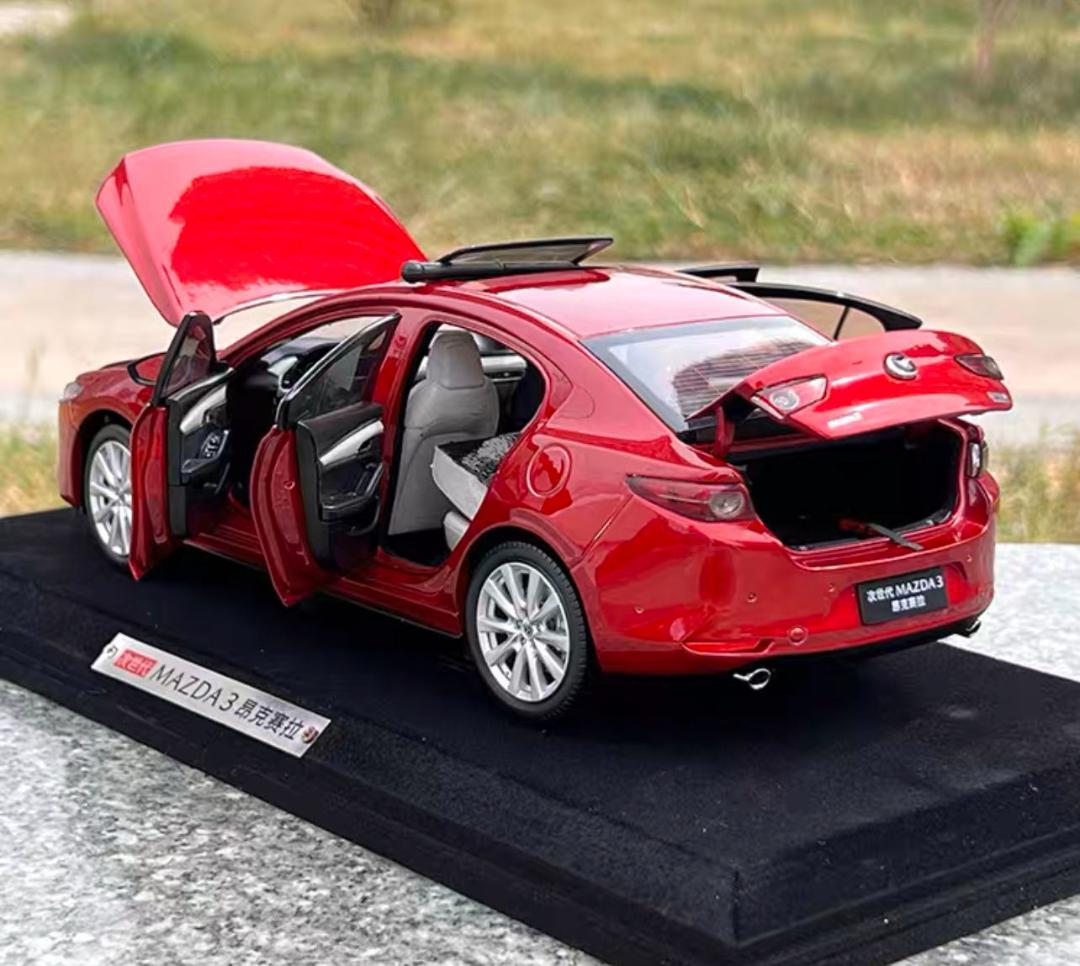 600-016 1/18 マツダ3 アクセラ3 MAZDA3 AXELA レッド