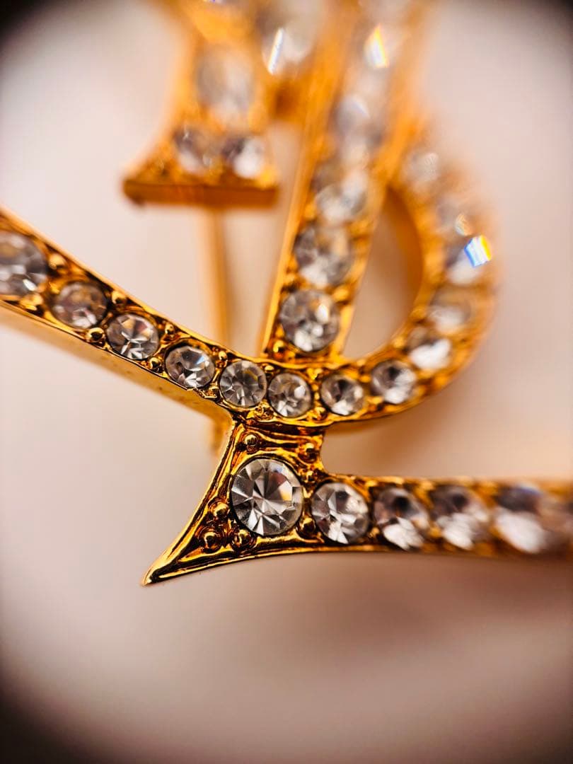 YSL ゴールドブローチ クリスタル装飾
