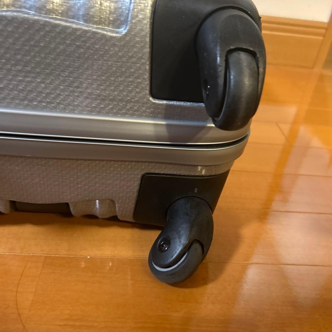 サムソナイト　コスモライト　キャリーケース　スピナー55 36L シルバー