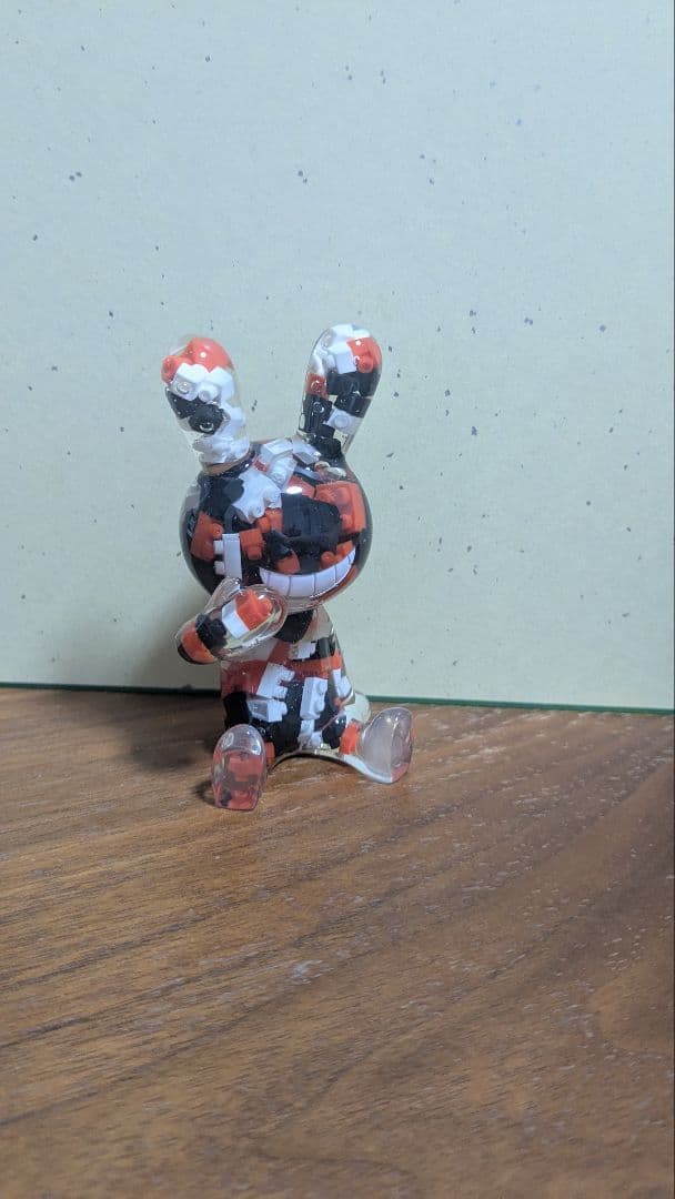 BLACK RABBiT お座り ブロック　錦鯉