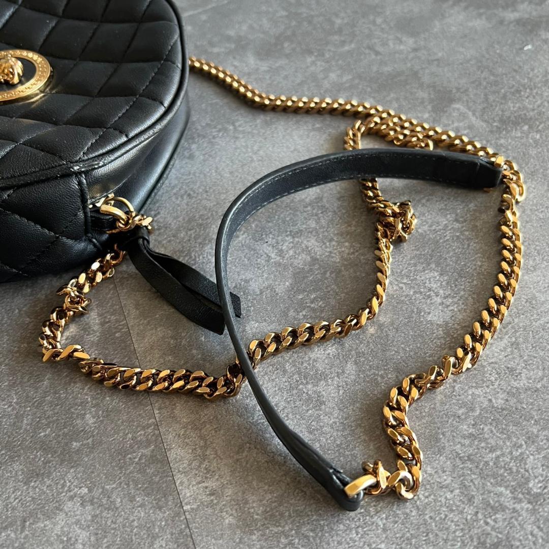 ⭐️VERSACE⭐️ヴェルサーチ メデューサ キルティング 丸型