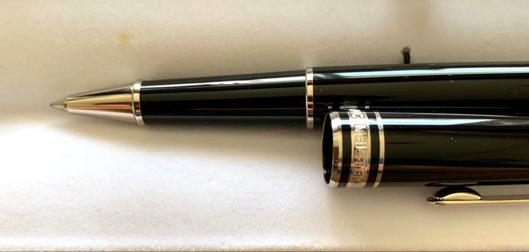 MONT BLANC ローラーボールペン 黒