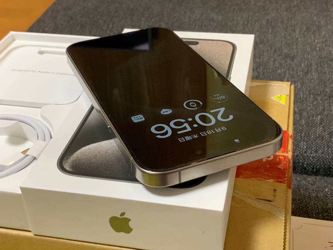 iPhone 15Pro simフリー　美品