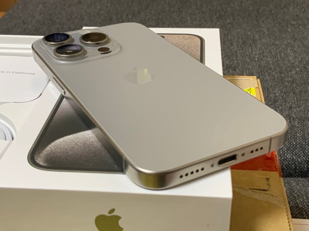 iPhone 15Pro simフリー　美品
