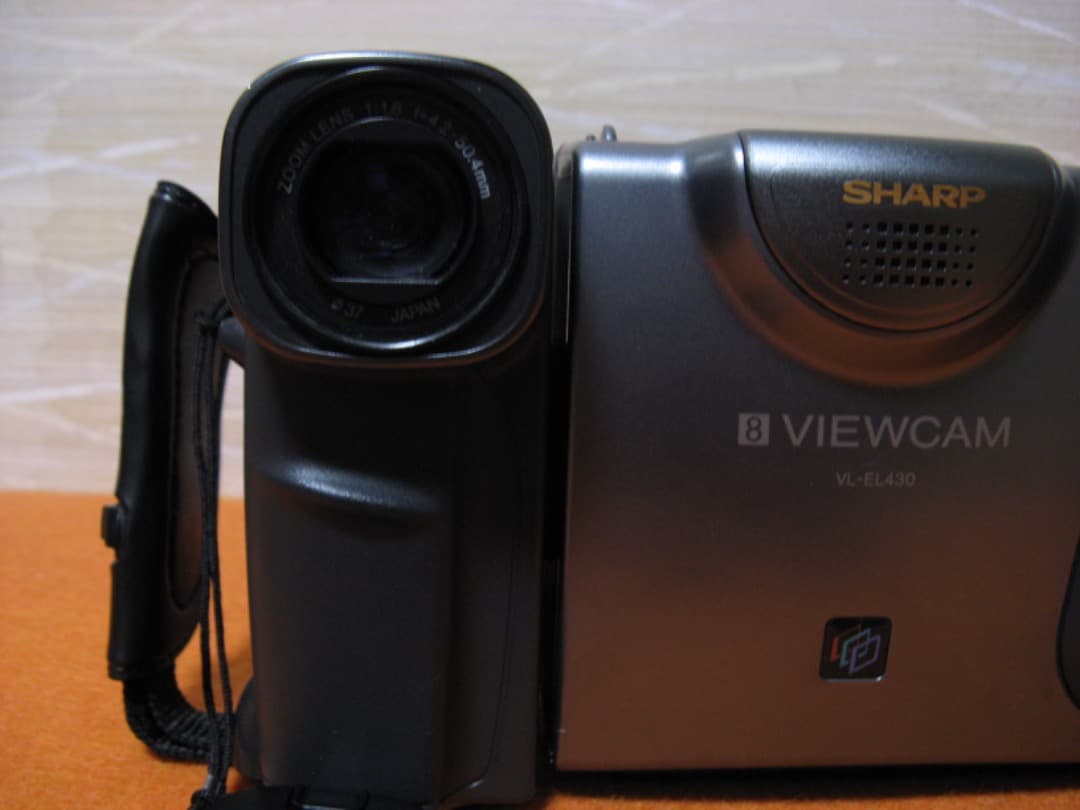 テープ再生動作OK❗️☆シャープの液晶8ミリビデオカメラ・VL-EL430