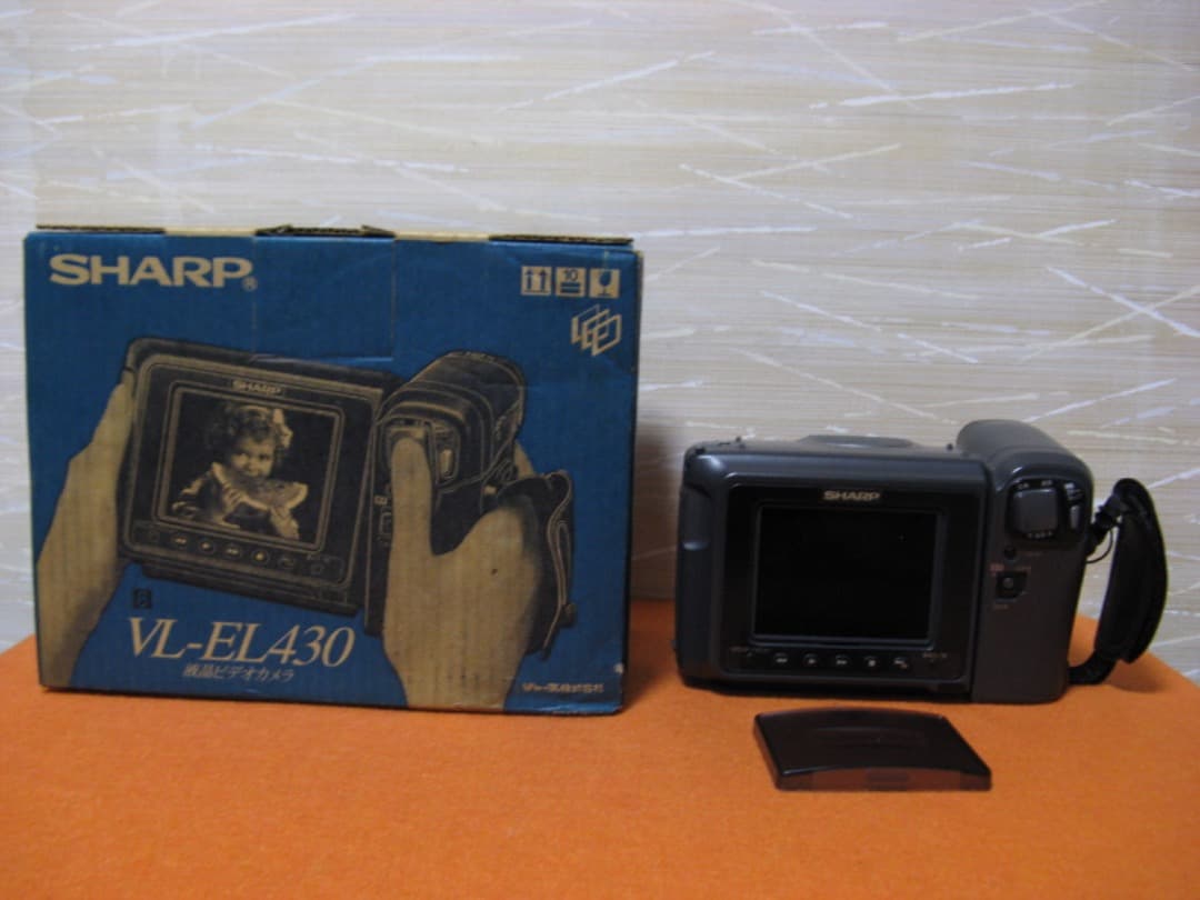 テープ再生動作OK❗️☆シャープの液晶8ミリビデオカメラ・VL-EL430