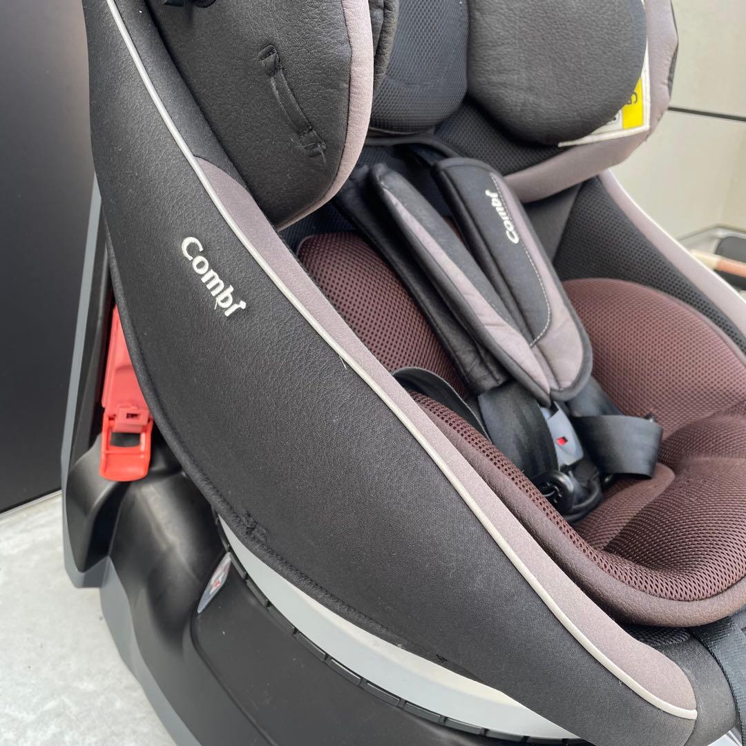Combi チャイルドシート 360°回転