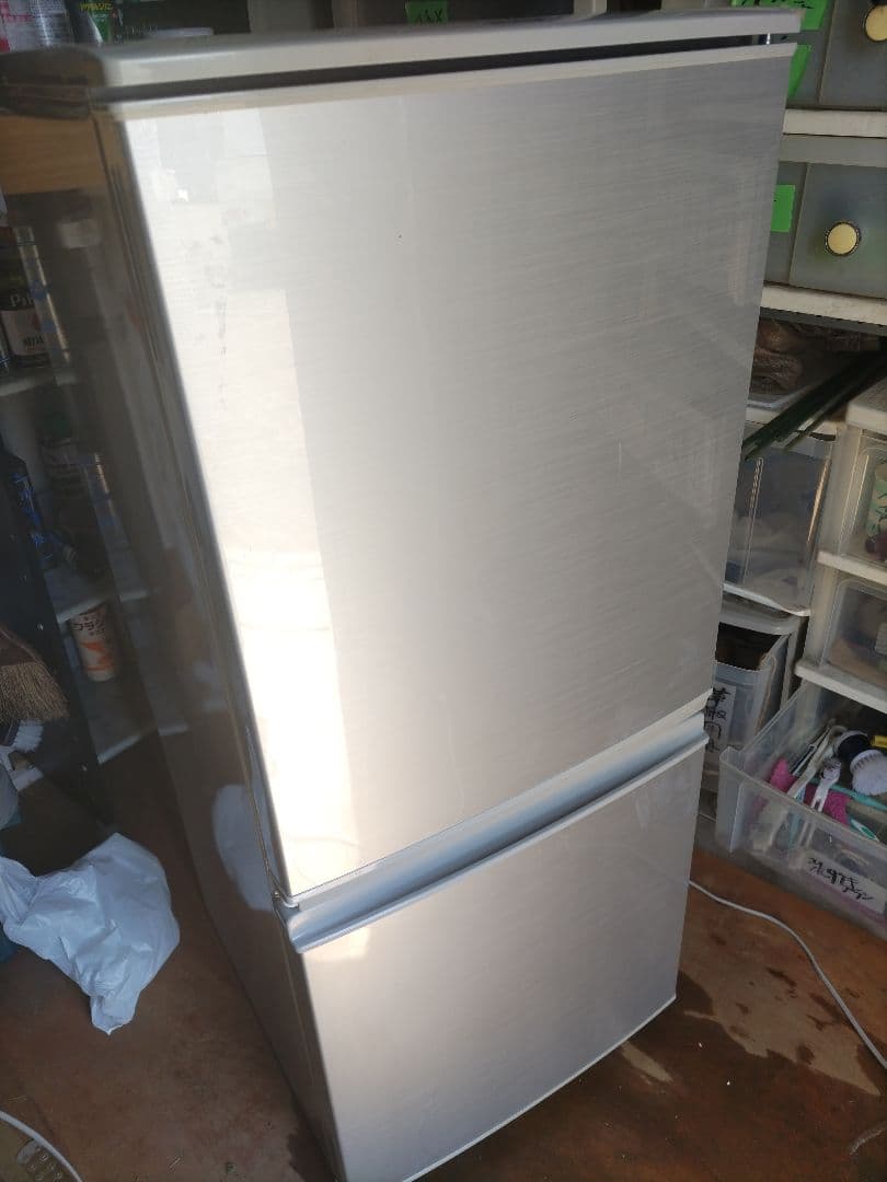 札幌市近郊の方限定！送料無料！シャープ 冷蔵庫 SJ-D14B-S 137L