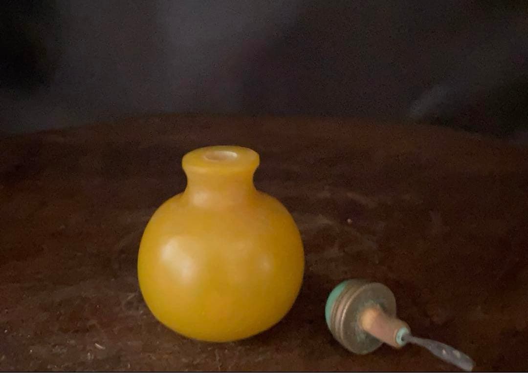 鼻煙壺 中國美術 琉璃 雞油黃 時代（清末〜民国）