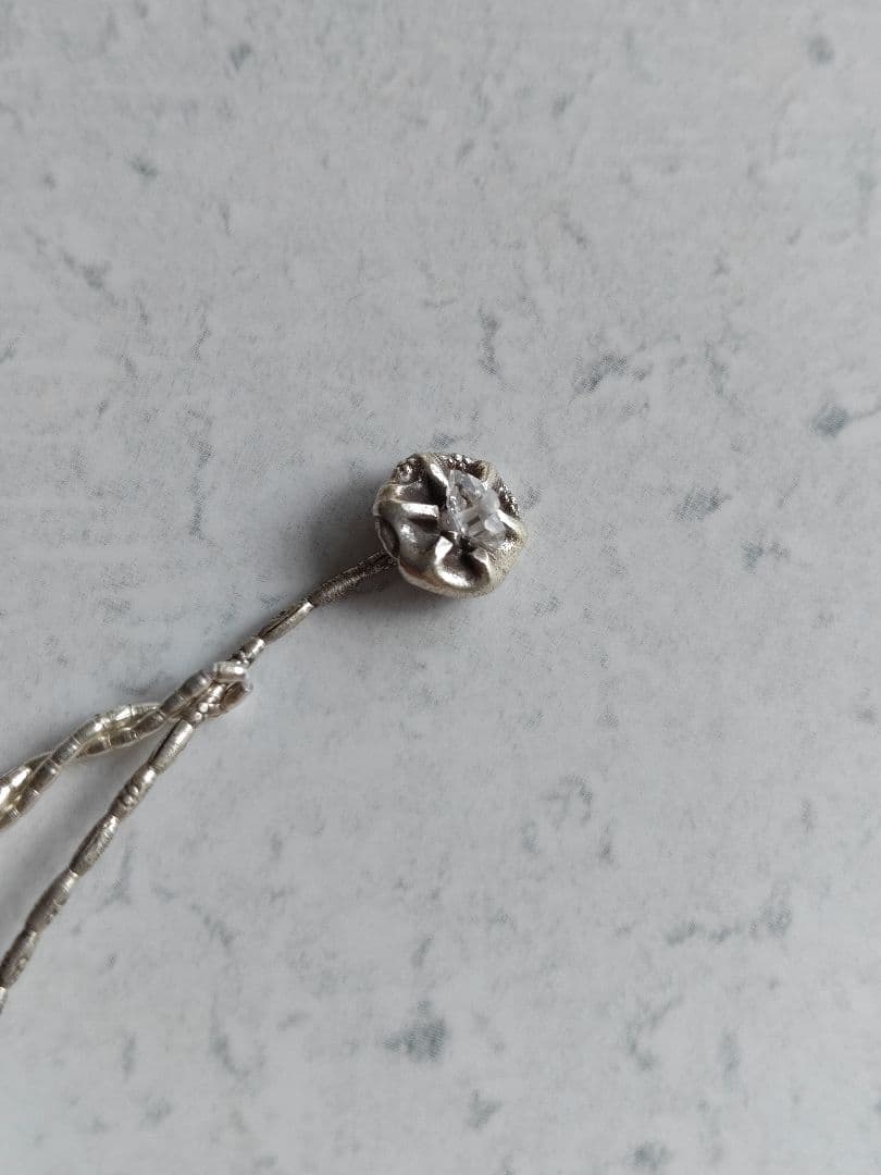 極小淡水パールタッセルチャーム付、カレンシルバーロングネックレス　ベビーパール