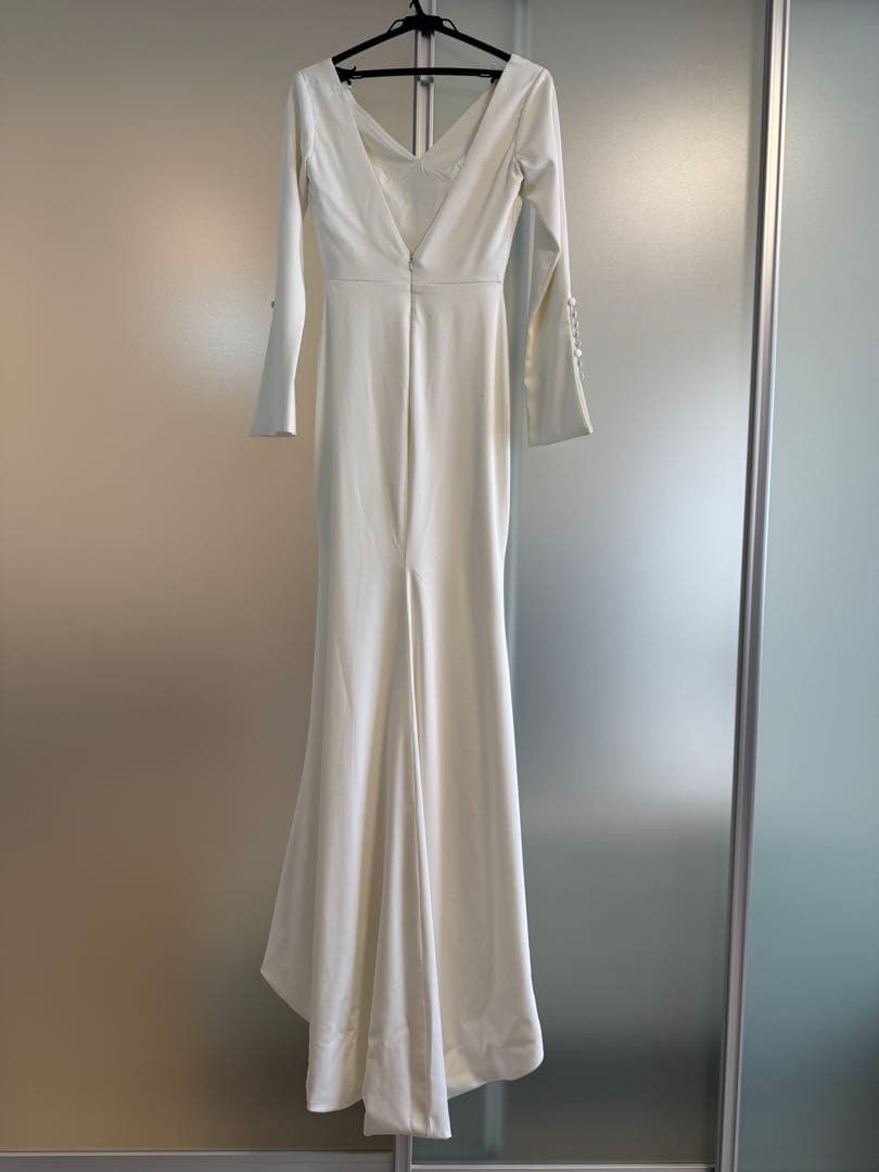 ドレスプロダクション　Vネック　フレアスリーブウェディングドレス　W159