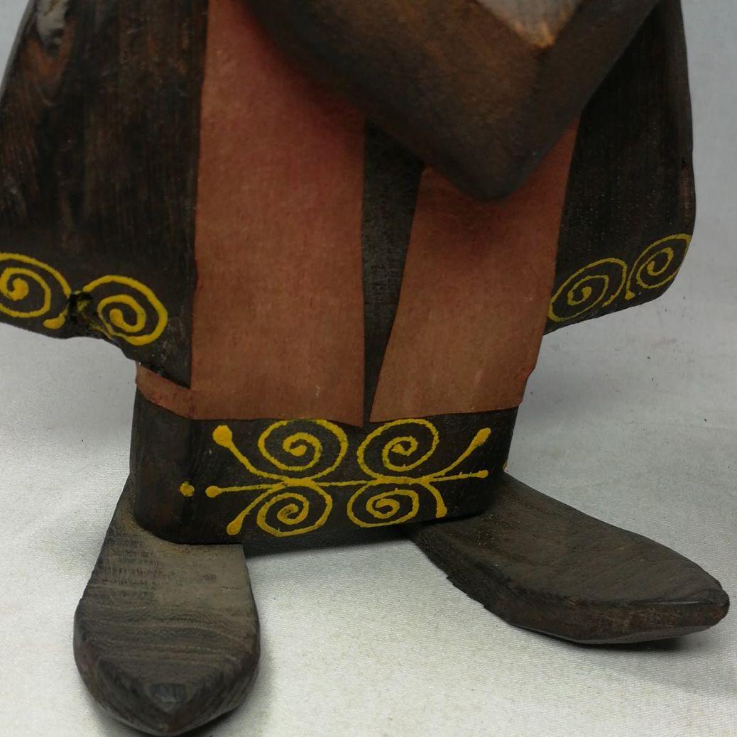 アイヌ彫　木彫　彫刻　民族衣装　ニポポ　コロポックル　コロボックル　人形　置物