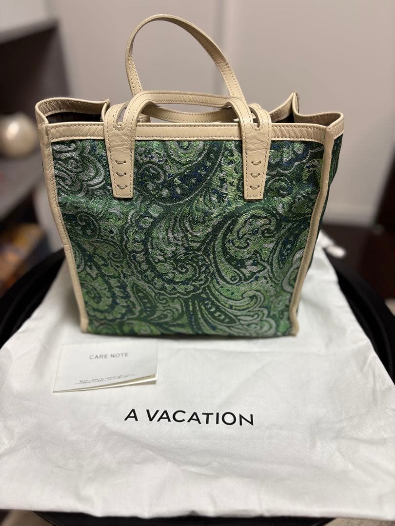 A VACATION ペイズリー柄 ハンドバッグ