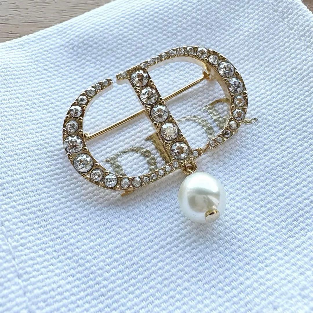 Dior Petit CD ブローチ メタル・レジンパール・クリスタル