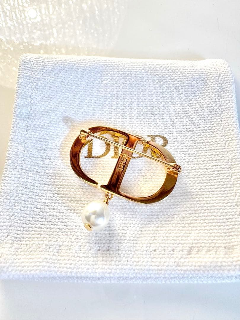 Dior Petit CD ブローチ メタル・レジンパール・クリスタル