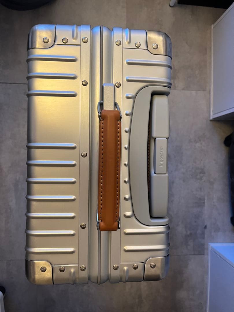 【新品未使用】イノベーター innovator アルミ 36L キャリーケース